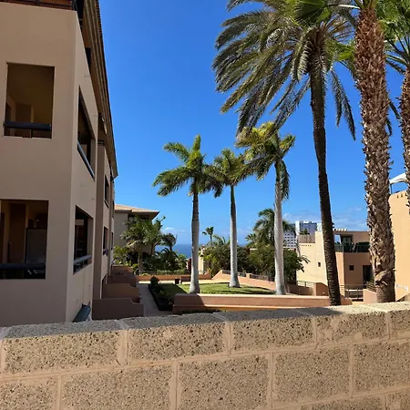 Family-friendly Oasis In With Panoramic Terrace & Private Parking In Tenerife Apartamento Playa Paraíso