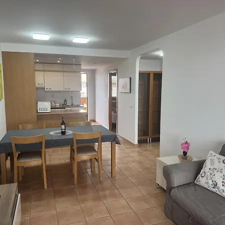 Family-friendly Oasis In With Panoramic Terrace & Private Parking In Tenerife *