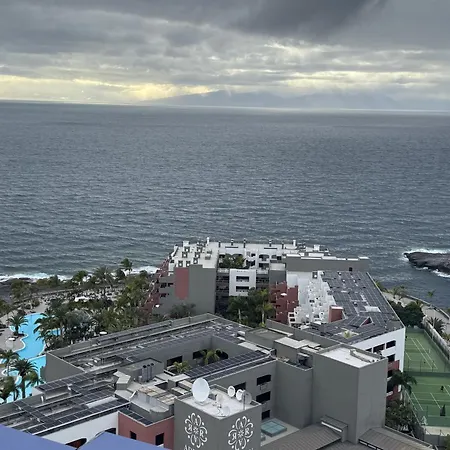 Family-friendly Oasis In With Panoramic Terrace & Private Parking In Tenerife Apartamento *