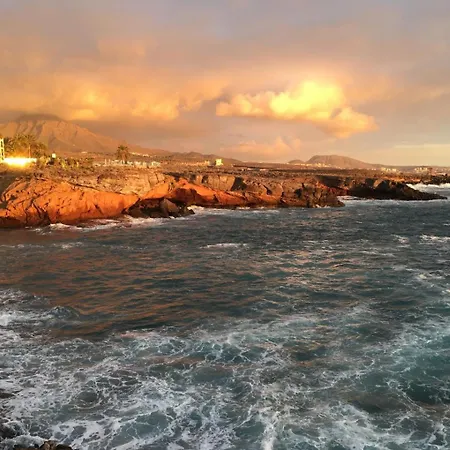 Family-friendly Oasis In With Panoramic Terrace & Private Parking In Tenerife Playa Paraiso (Tenerife)